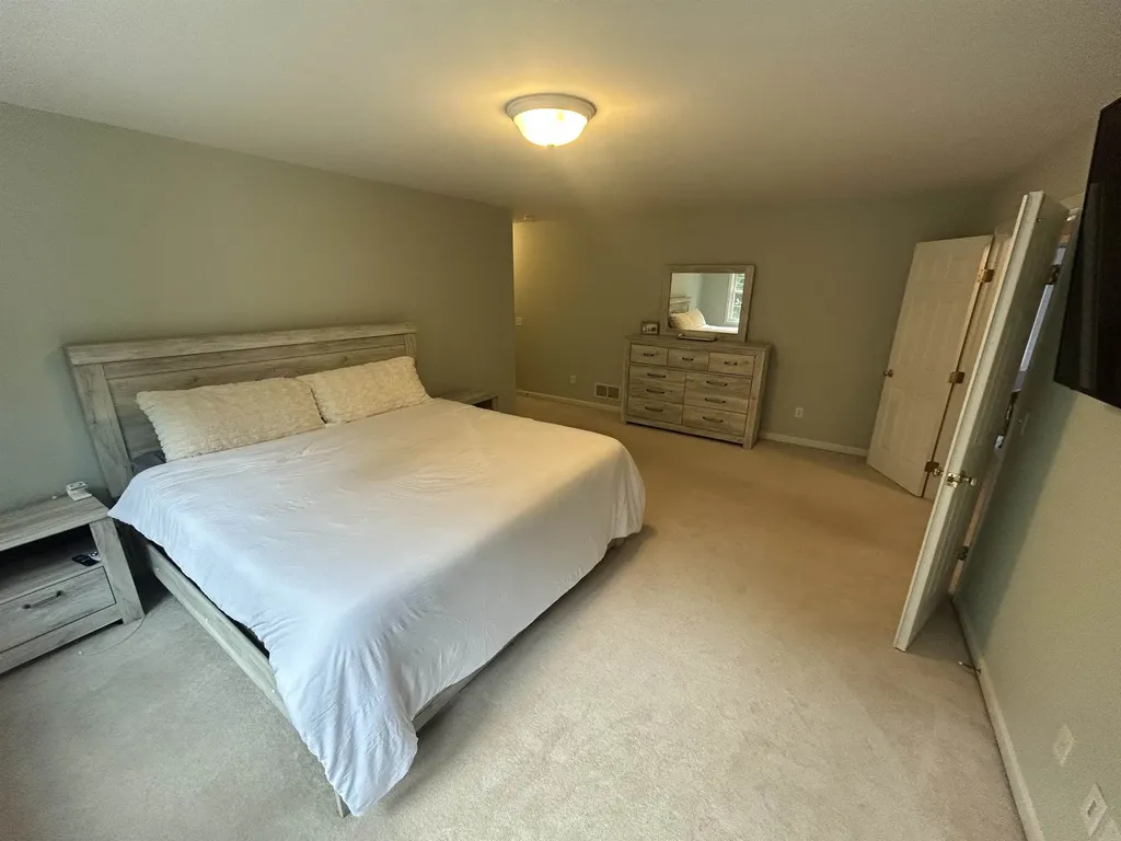 10 Debra Drive Essex VT 05452