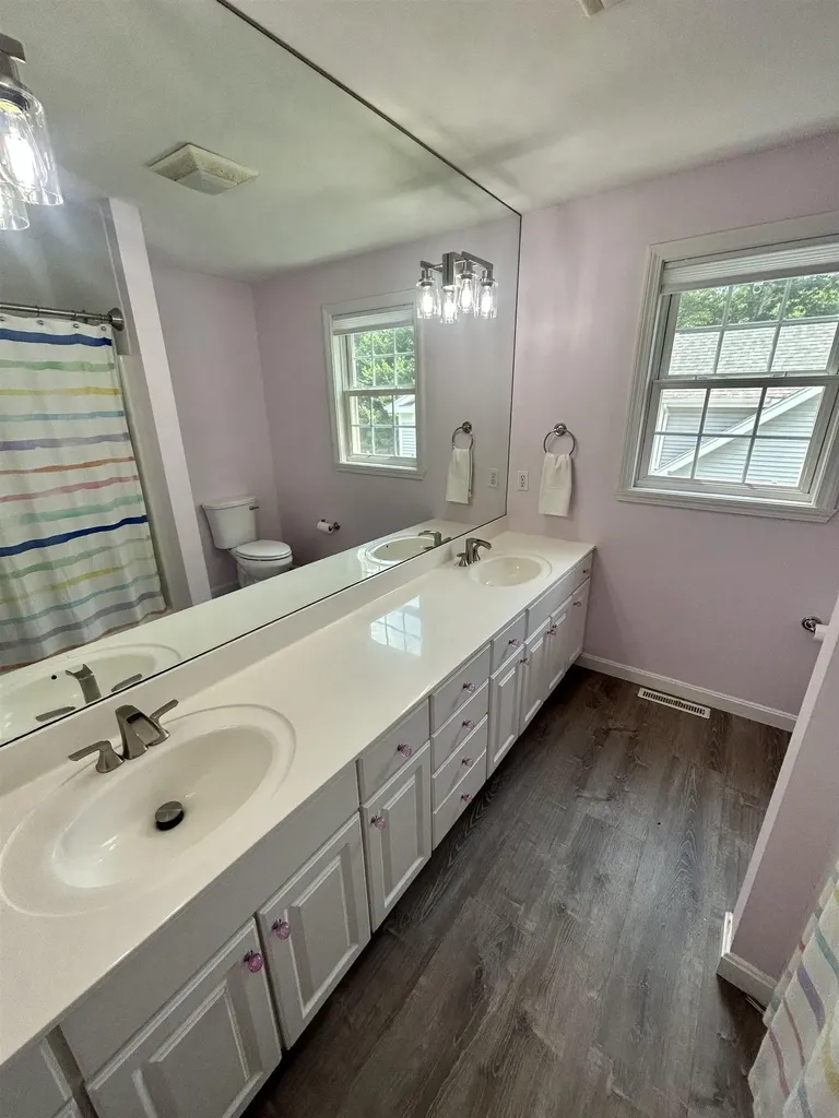 10 Debra Drive Essex VT 05452