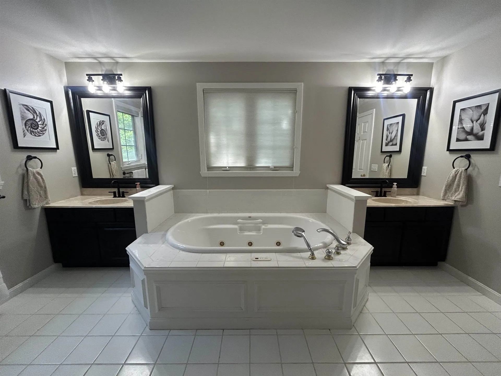 10 Debra Drive Essex VT 05452