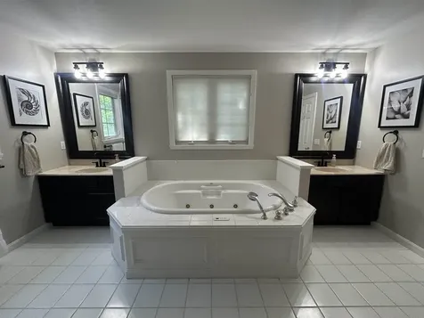 10 Debra Drive Essex VT 05452