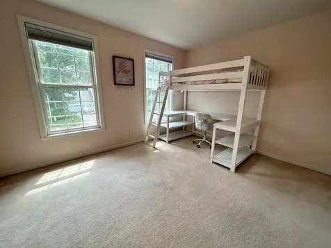 10 Debra Drive Essex VT 05452