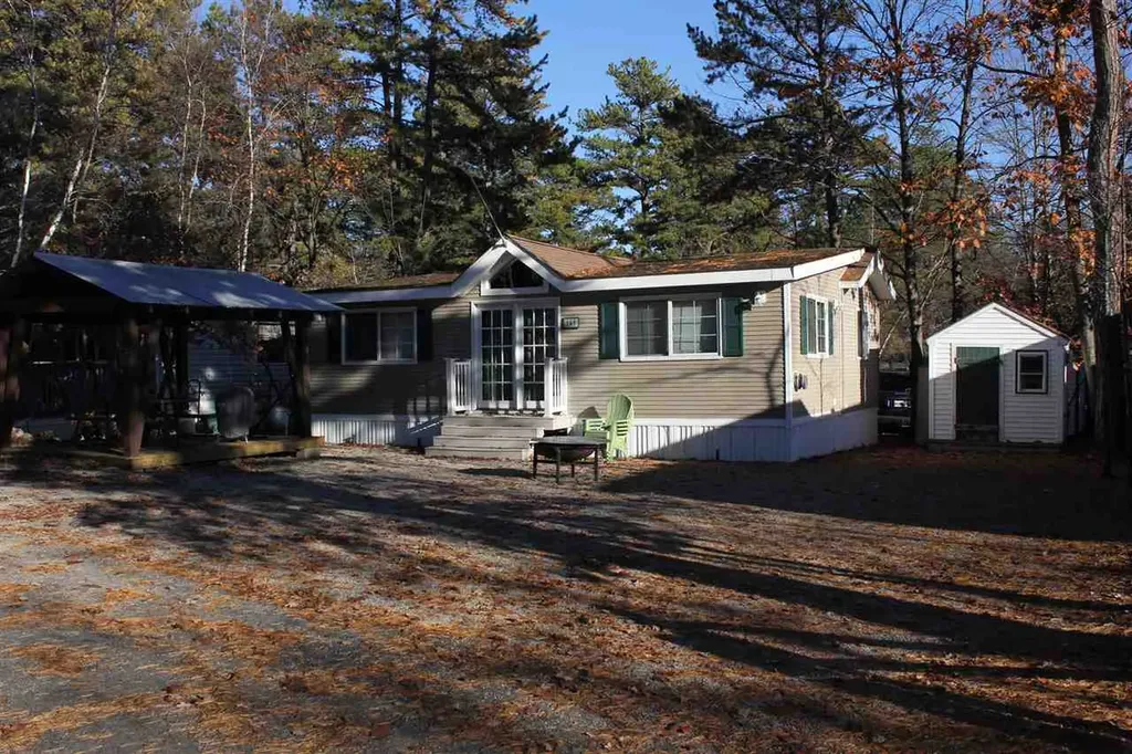 4 Black Foot Lane Freedom NH 03836