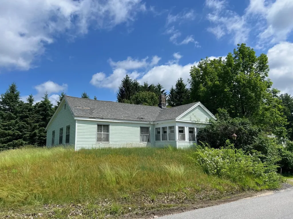 3 Bancroft Road Londonderry NH 03053