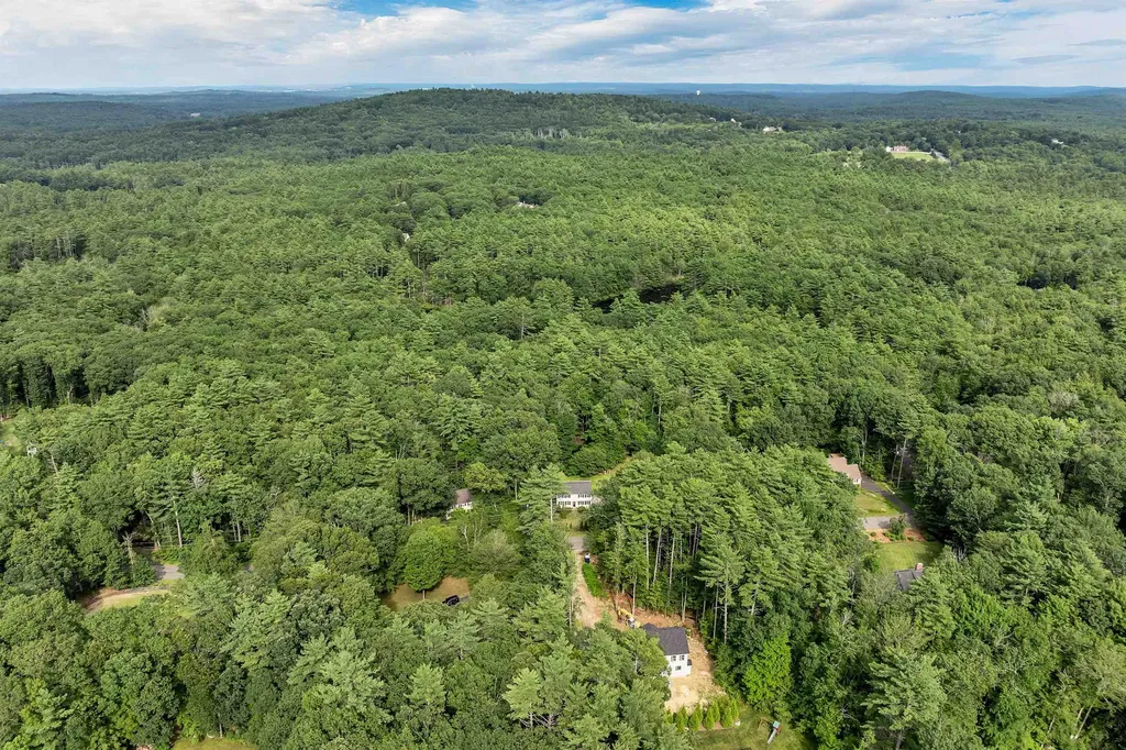 50 Buckridge Drive Amherst NH 03031