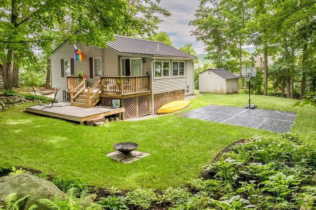 26 Fairview Avenue Lebanon NH 03766