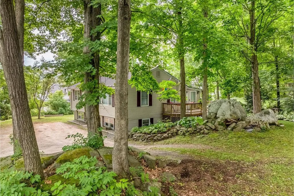 26 Fairview Avenue Lebanon NH 03766