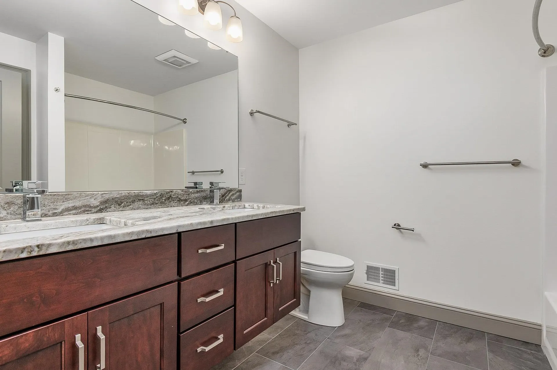 64 Boxwood Path Greenland NH 03840