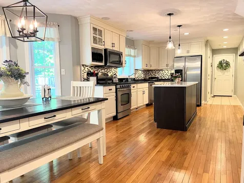4 Felicia Drive Newton NH 03858