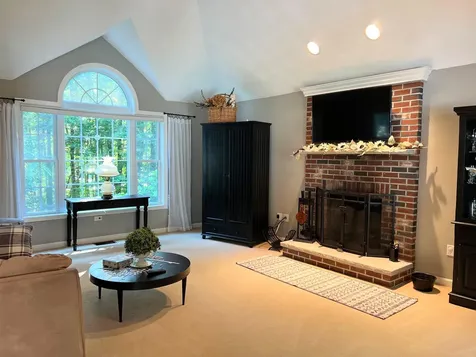 4 Felicia Drive Newton NH 03858