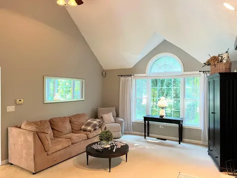 4 Felicia Drive Newton NH 03858
