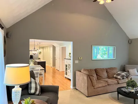 4 Felicia Drive Newton NH 03858