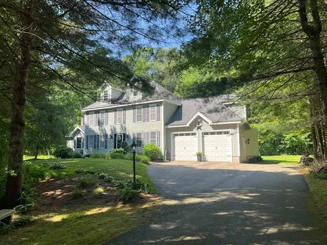 4 Felicia Drive Newton NH 03858