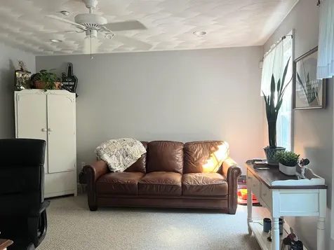 4 Felicia Drive Newton NH 03858