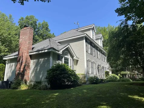 4 Felicia Drive Newton NH 03858