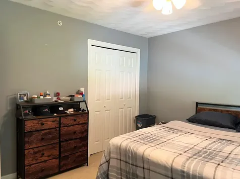 4 Felicia Drive Newton NH 03858