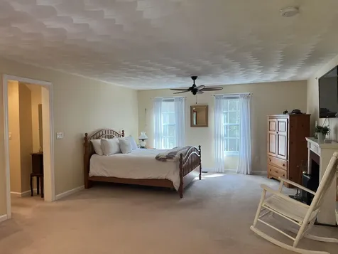 4 Felicia Drive Newton NH 03858