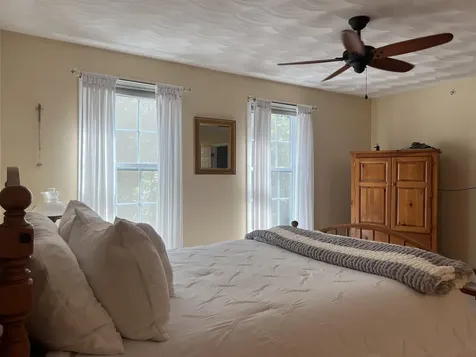 4 Felicia Drive Newton NH 03858