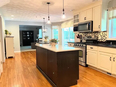 4 Felicia Drive Newton NH 03858