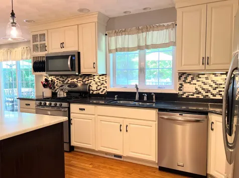4 Felicia Drive Newton NH 03858