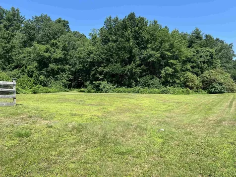 4 Felicia Drive Newton NH 03858