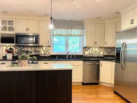 4 Felicia Drive Newton NH 03858