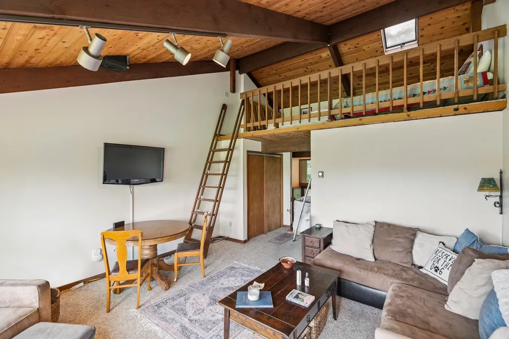 104 Deer Run West Windsor VT 05037