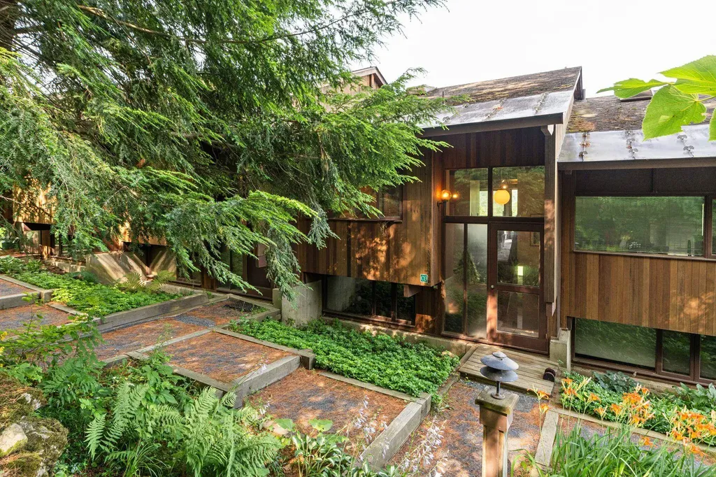 104 Deer Run West Windsor VT 05037