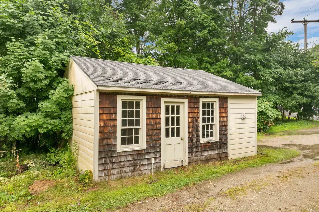 5 Forest Road Hancock NH 03449