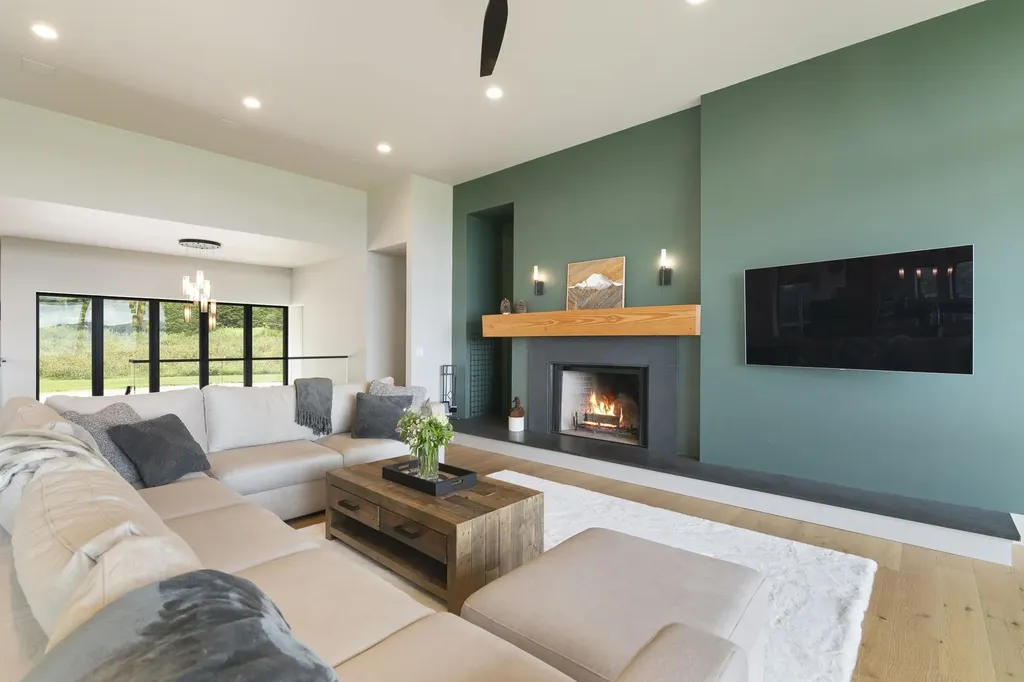 136 Woodsman Extension Dover VT 05356