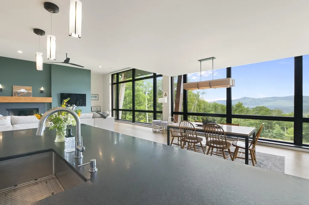 136 Woodsman Extension Dover VT 05356