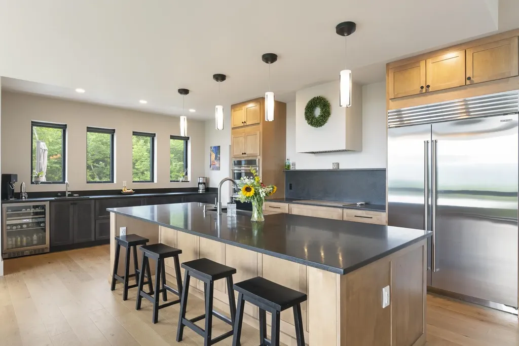 136 Woodsman Extension Dover VT 05356