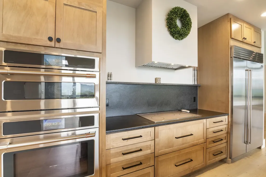 136 Woodsman Extension Dover VT 05356