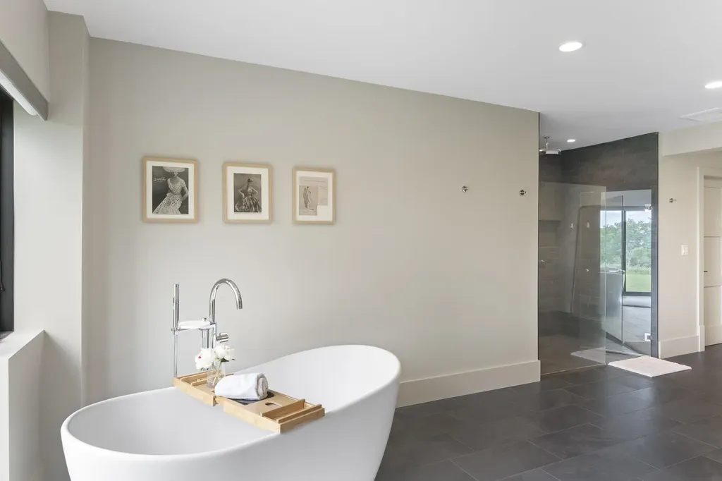 136 Woodsman Extension Dover VT 05356