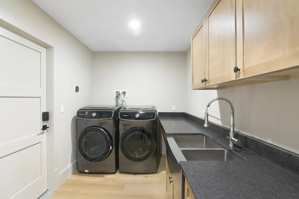 136 Woodsman Extension Dover VT 05356