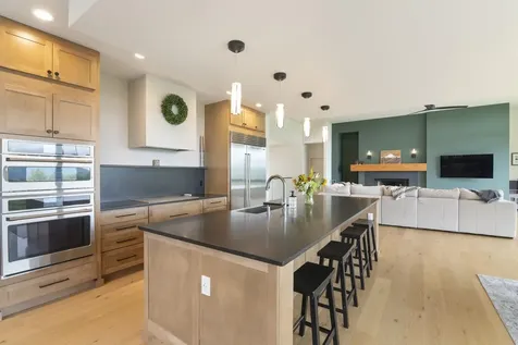 136 Woodsman Extension Dover VT 05356