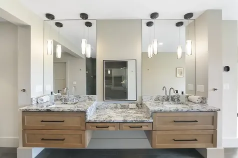 136 Woodsman Extension Dover VT 05356