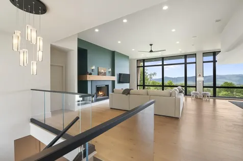 136 Woodsman Extension Dover VT 05356