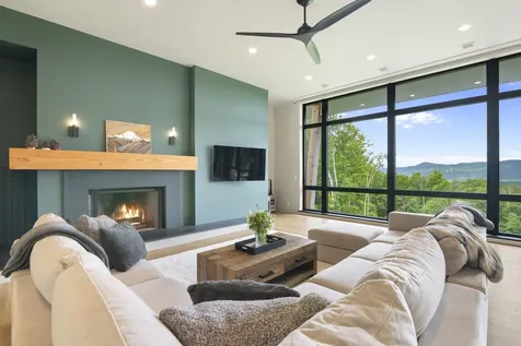 136 Woodsman Extension Dover VT 05356