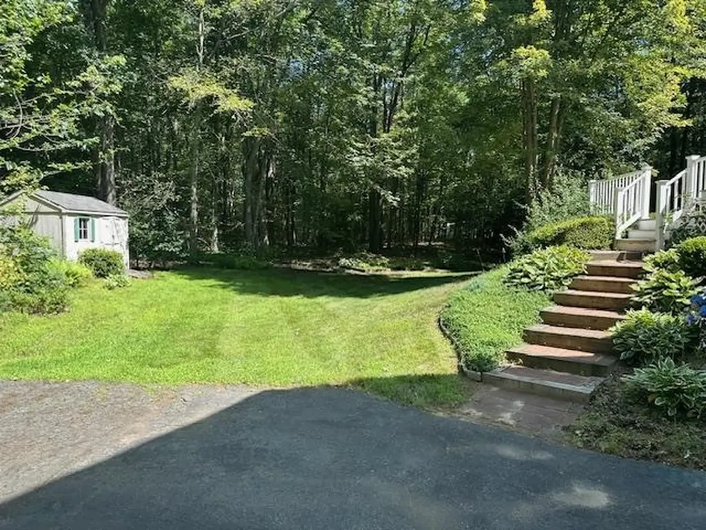 6 Whitetail Lane Chester NH 03036