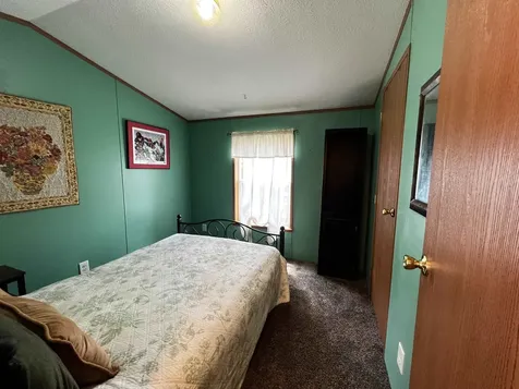 33 Oriole Avenue Keene NH 03431