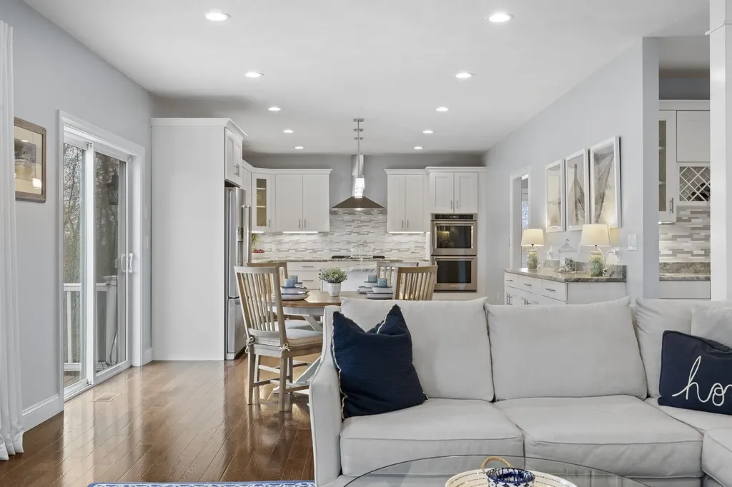 3 Paradise Place Salem NH 03079