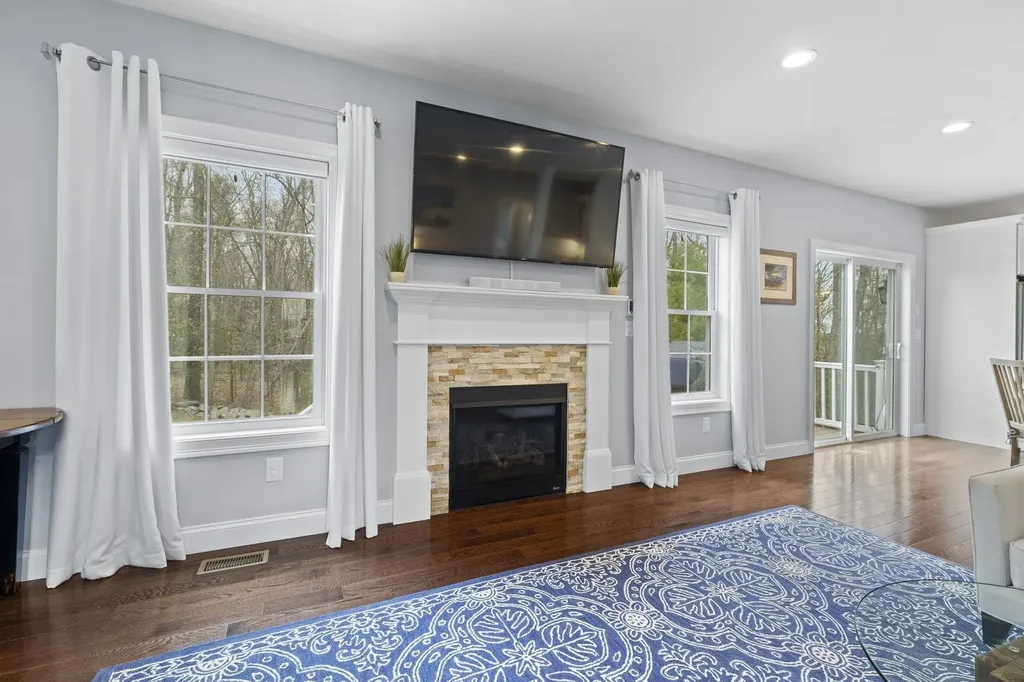 3 Paradise Place Salem NH 03079