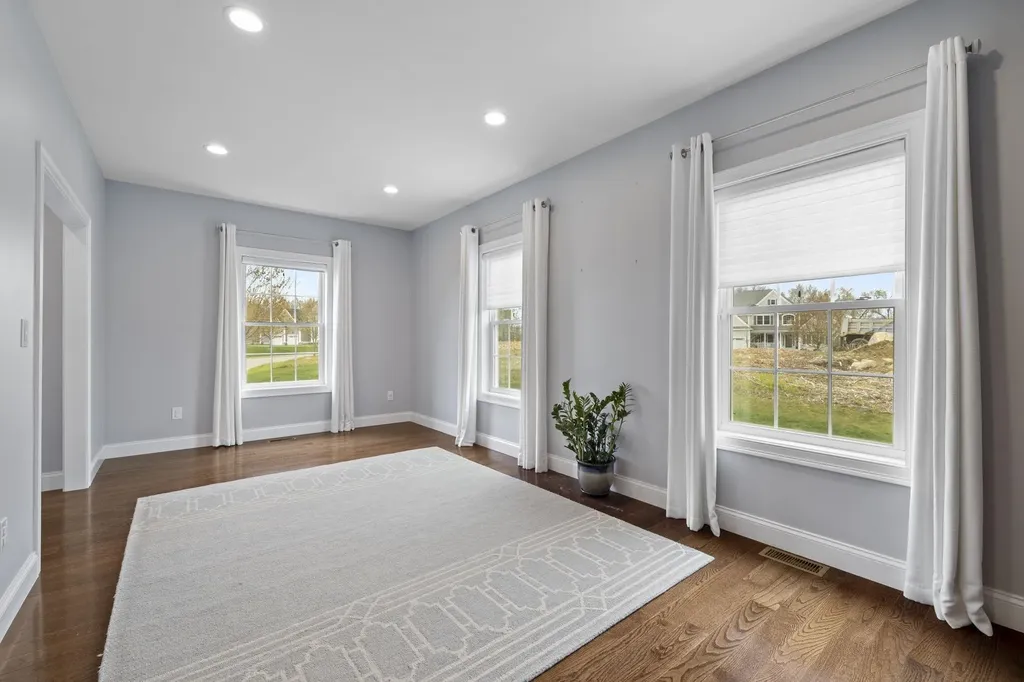 3 Paradise Place Salem NH 03079