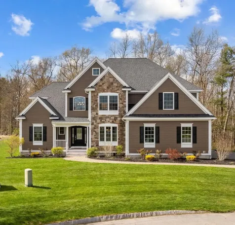 3 Paradise Place Salem NH 03079