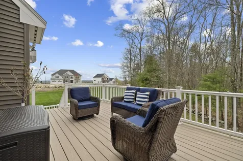 3 Paradise Place Salem NH 03079