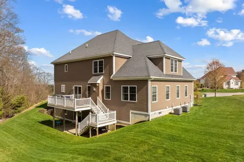 3 Paradise Place Salem NH 03079