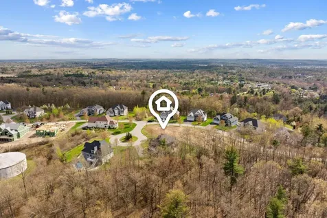 3 Paradise Place Salem NH 03079