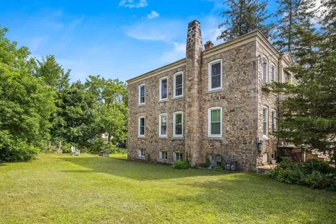 30 Rosedale Avenue Manchester NH 03103