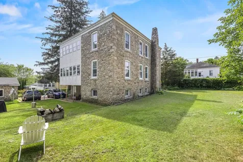 30 Rosedale Avenue Manchester NH 03103