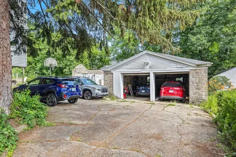 30 Rosedale Avenue Manchester NH 03103